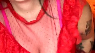 Innocent BBW girl enjoy toys and masturbate on webcam