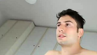 Nerdy amateur british teen babe masturbates