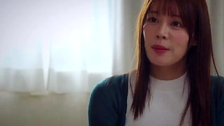 Asian Masseuse Gives Erotic Massage To Client