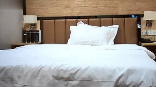 Amateur couple on real hidden cam