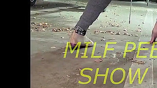 MILF Pee Show