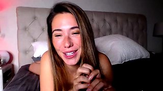 Amateur Webcam Teen Flashes Masturbates