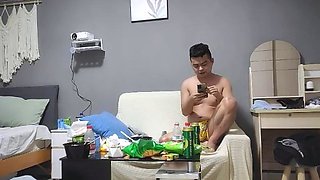 Hot amateur teen girl fingering her pussy on webcam