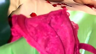 Cute amateur webcam teen girl toying pussy on webcam