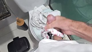 Amateur Redhead Fanny Squirting Finds Sister-In-Law's Used Panties and Cums on Them