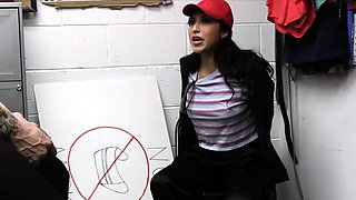 Ending Latinas cavity search with hot fuck