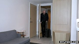 Complimentary cougar welcum gift submits to cruel therapy