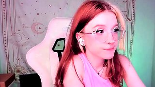 Amateur Webcam Teen Masturbates And Teases