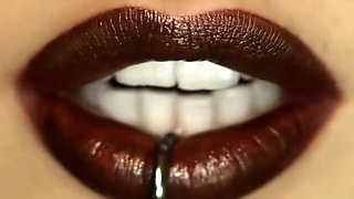 Charlee Monroe Pulverizing In The Classroom With Her Green Eyes - Juliana Grandi