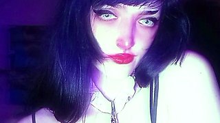 Cute young amateur web cam girl masturbates with her toy