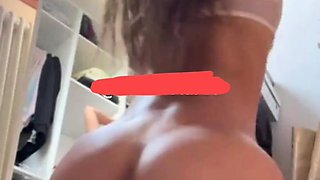 Solo redhead big ass babe toys her holes