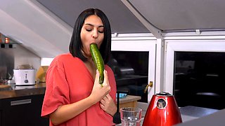 Sarah's curvy Latina body pleases Old Hans with big ass and naturals