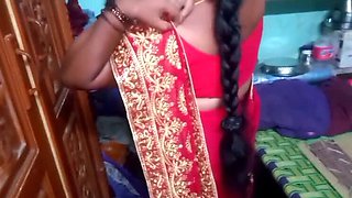 Desi housewife Priyanka314 changing clothes at home - hot homemade Indian beauty fuck
