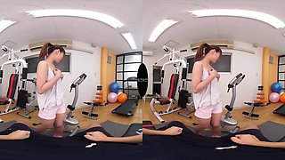 The Gym Trainer Can't Hold Back Because She's Too Beautiful - Cute and Sexy JAV Idol Hardcore POV VR