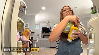 Brazzers - seth has no opportunity of resisting blonde cougar jenna starr's thick fabulous jugs and juicy ass