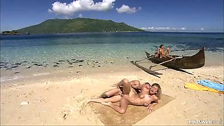 a breath taking foursome in the beach