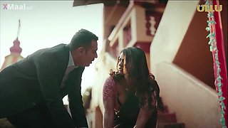 Gorgeous Desi cougar erotic video