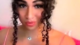 Luma Lavont Kinky Masturbation In Pink