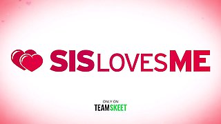 Ass fucking fun with Kelsi Monroe