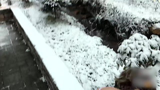 Fuck with cumshot in a jacuzzi in winter