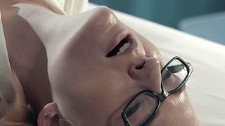 Blonde teen babe pussy licked