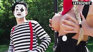 Cute Sam Bourne and Yasmina Khan at pornstar action