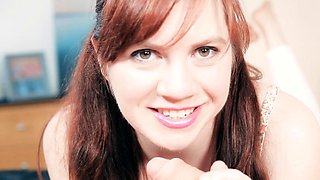 Solo Teen Using Toys Hairbrush and Finger Free Porn