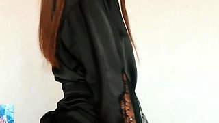 cute cutie redhead flashing ass on live webcam
