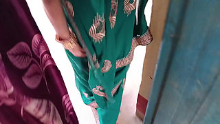 Desi Hot Wife Very Cute