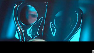 Bound beauty captivates with daring instructional passion in thrilling intimate play