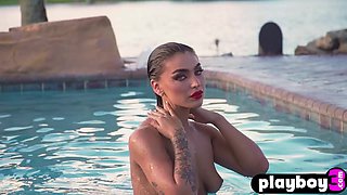 Glamorous mom Emily Rinaudo stripped