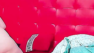 I Went to Interrupt My Stepmother in Her Room to Fuck