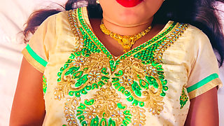 Ghar par koye nahin hai chalo step sister hum sex karate hain mujhe kandom pasand nahin hai sautele bahan please apne kapade kholo